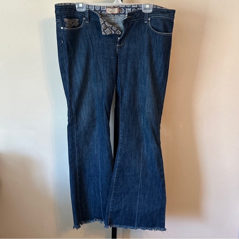 Women’s Paige Premium Denim Robertson Medium Washed Blue Jeans Size 33